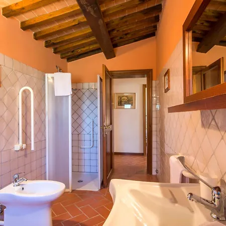 Amazing Chianti Site With Shared Pool